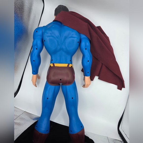 Superman Returns Superman w/ Cape 30" Action Figure - Picture 3 of 14
